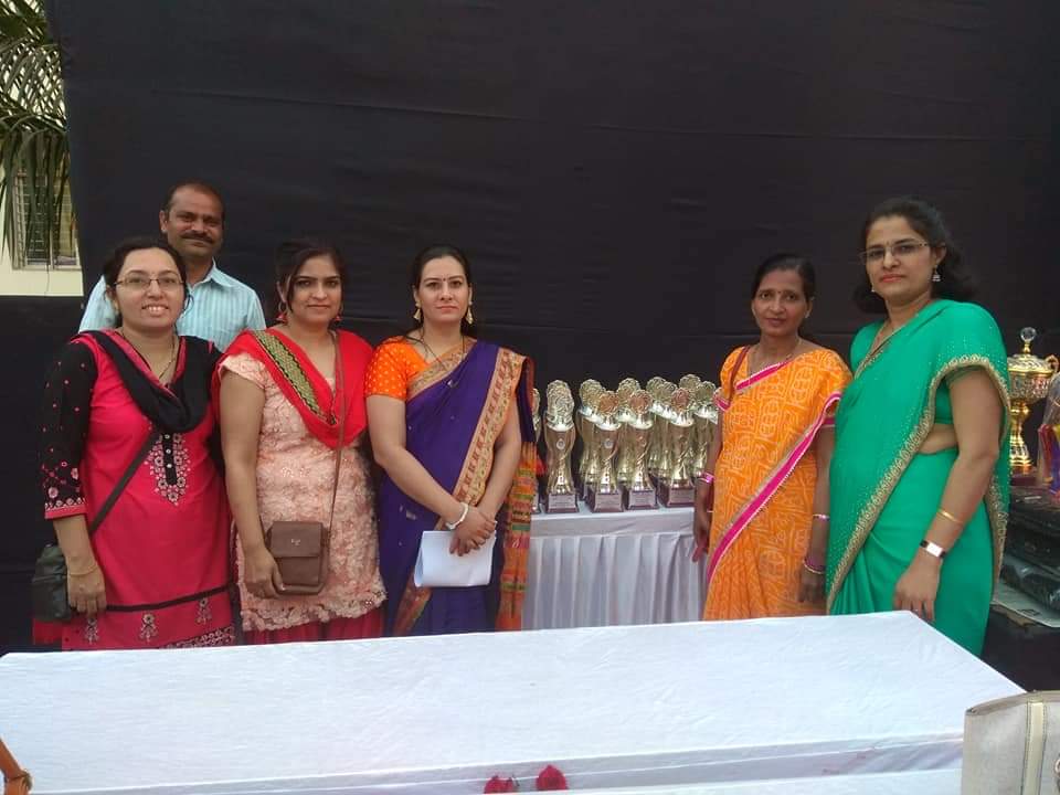 The Prize distribution team ready for Swartarang celebration !